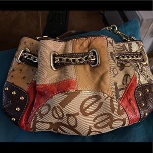 🔥 Bebe Handbag Used Once Great Condition.MORE PICS AVAIL UPON REQUEST 💚